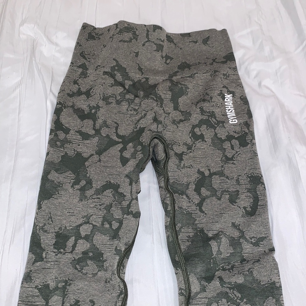 Gymshark Gray Camo Women's Pants